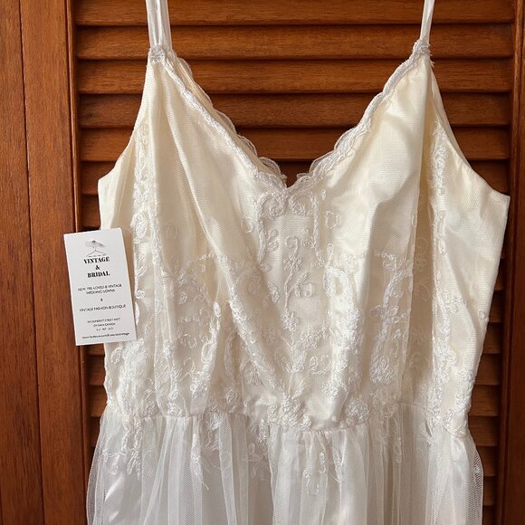 Vintage Satin & Lace Ivory Wedding Dress - Picture 1 of 6